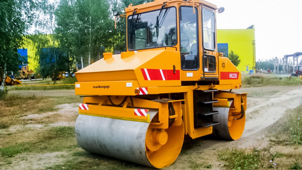 Каток вибрационный самоходный двухвальцовый Амкодор 6622В